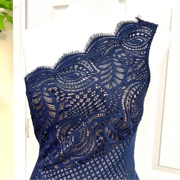 BCBGMAXAZRIA One-shoulder Lace Dress in Blue Lyst asymmetric illusion women’s 2 - Picture 4 of 12